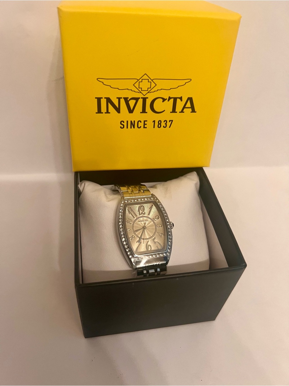 Invicta Women’s Watch - 29 mm Stainless Steel - Wildflower Petal Collection.